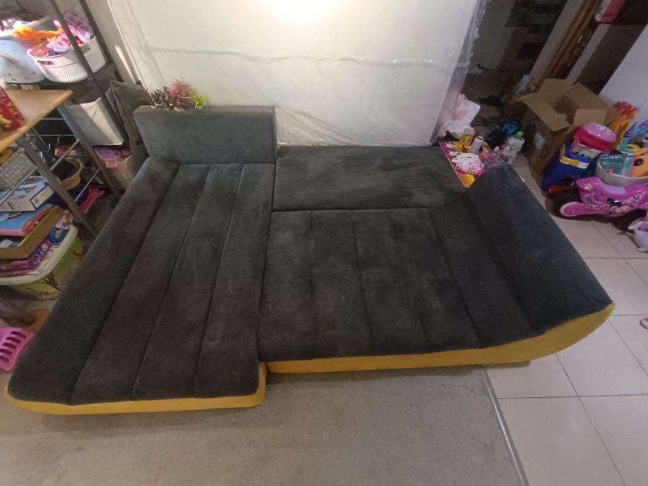 Vând colțar modern, model ARIVA, culoare galben-gri,