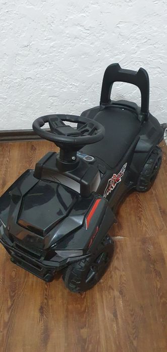 Продам машинку каталку