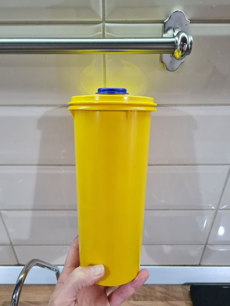 Pahar / Carafa / recipient lichide Tupperware - curier agratuit
