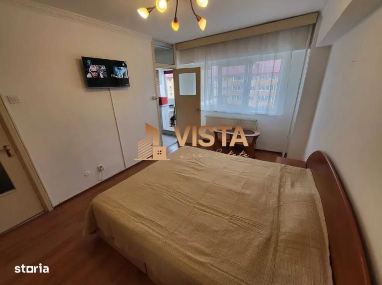 Garsoniera , etaj intermediar, centrala proprie. Zona Racadau