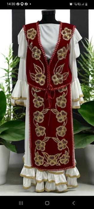 Costum national stilizat , nou