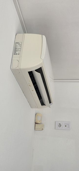 HITACHI 18000 BTU Инверторен климатик