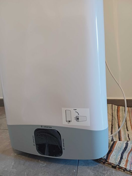Boiler electric Ariston Velis Evo 100 inca in garantie.