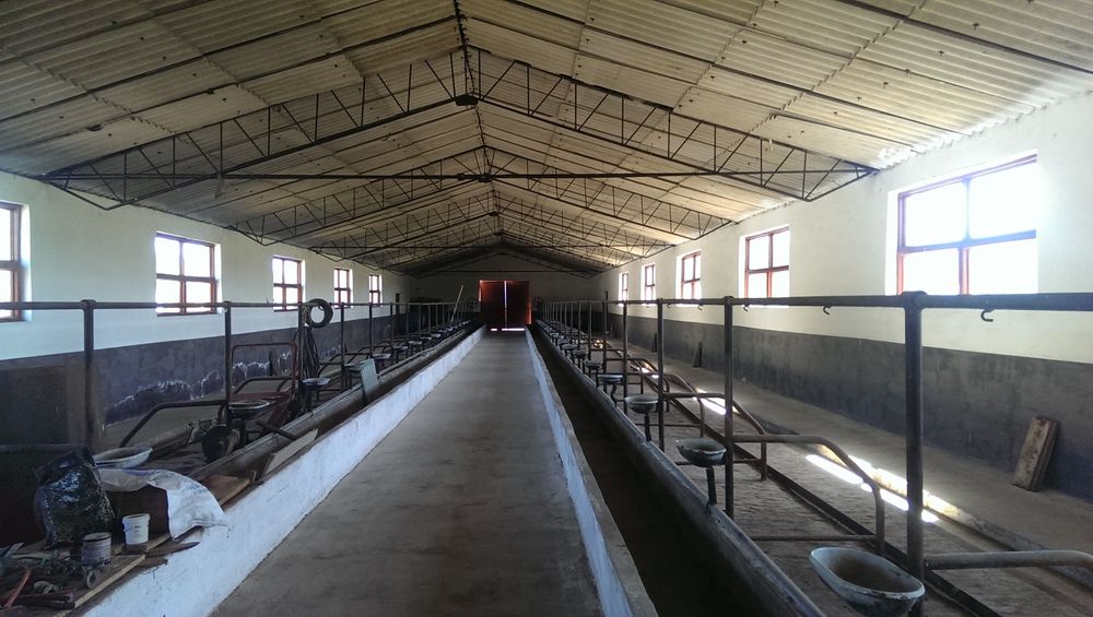 Ferma,spatii, hale de închiriat de vânzare