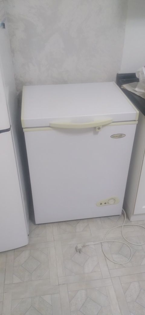Морозильник.В отличном СОСТОЯНИИ.