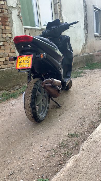 Vând scuter piaggio nrg power 80cc