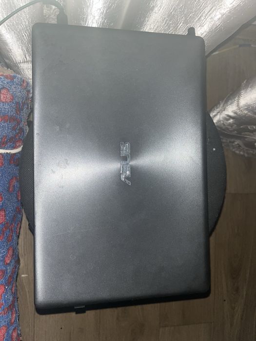 Asus.