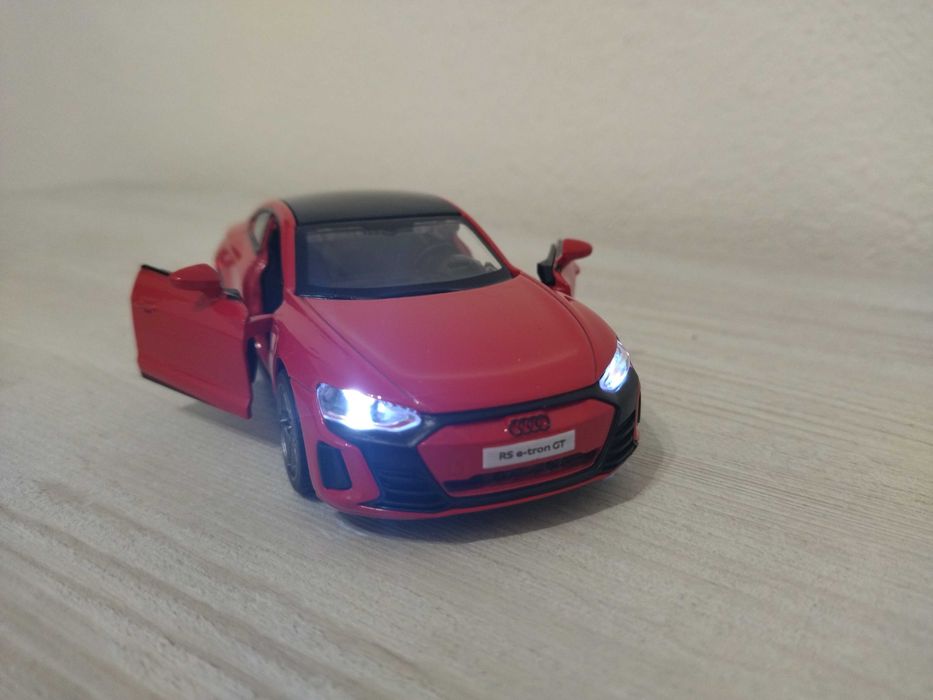 Метална количка АUDI RS e-tron GT !!!