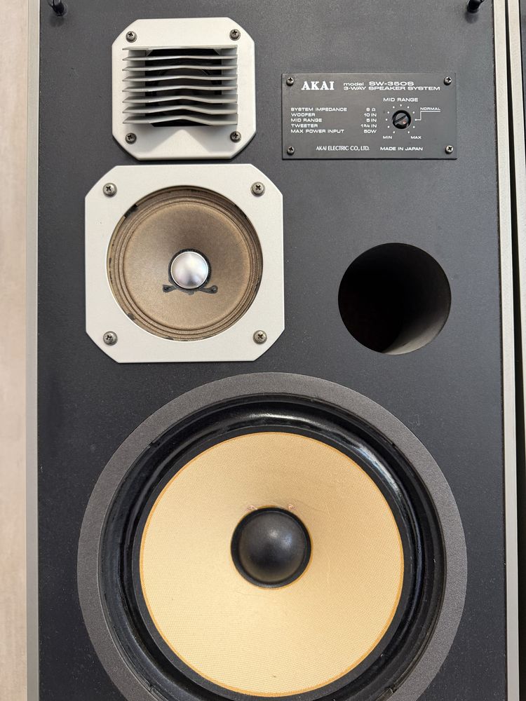Akai SW-350S Качествени тонколони