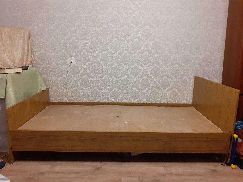 Кровать 1местная, бу, с матрацем