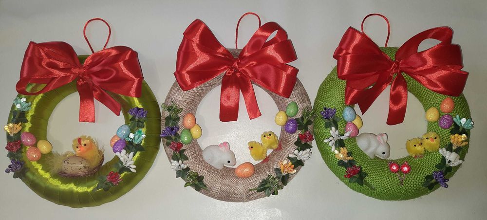 Coronite decorative de Paste - lucrate manual