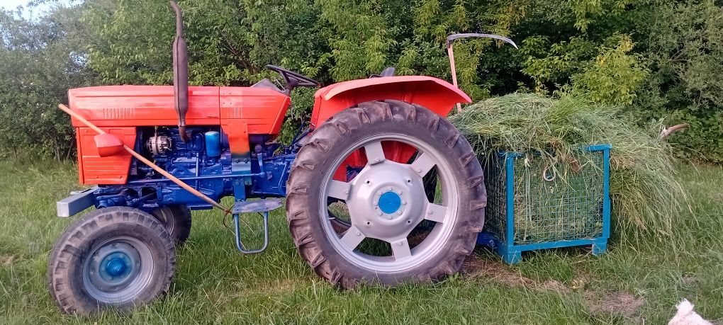 Vând trator utb 45 detine tote actele talon si carte