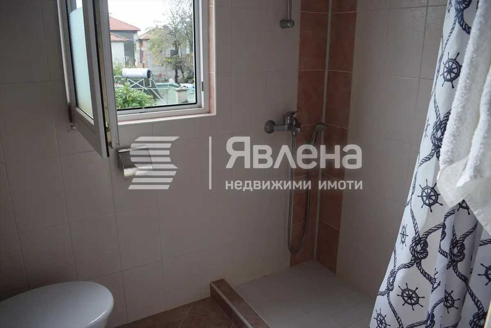 Продава 2-ст., гр. Ахтопол, Център