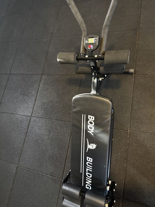 Aparat pentru abdomene Body Building cu afișaj digital – pliabil