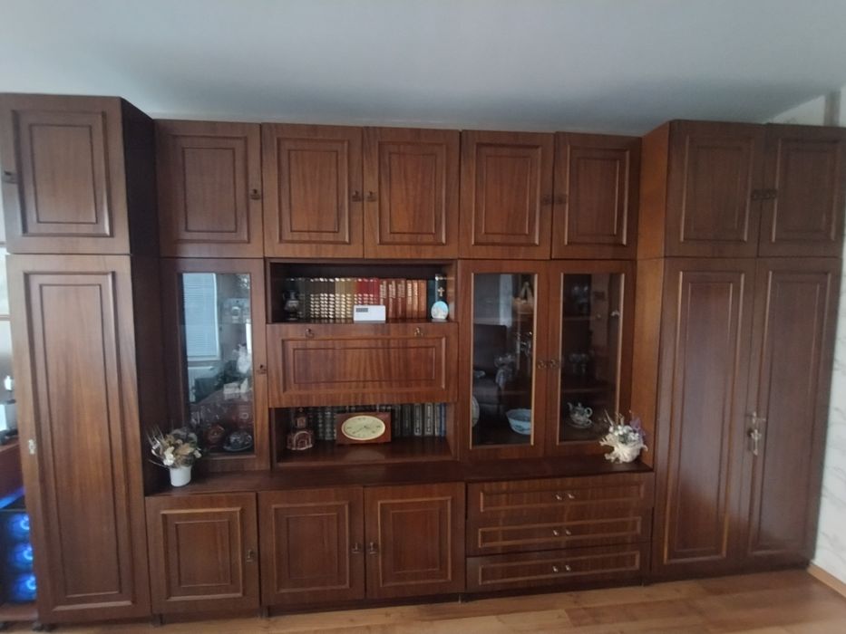 Холна секция с два гардероба