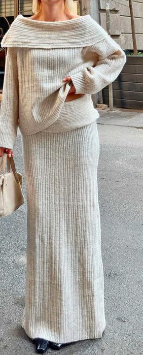 Compleu tricotat nou