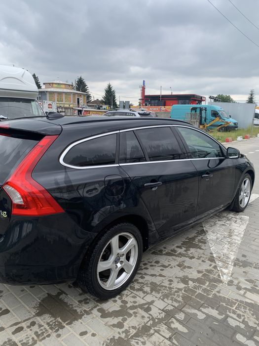 Bara spate Volvo v60 după 2010 stare impecabila!