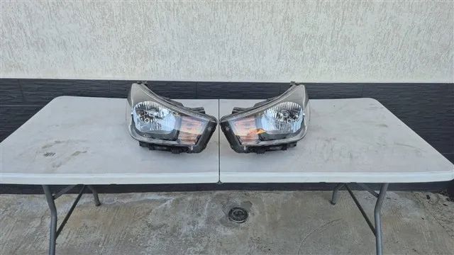 Far stanga dreapta Kia Rio an 2018 2019 2020 2021 2022 2023 Halogen cod 92102H8 , 92101H8 , 92102-H8 , 92101-H8