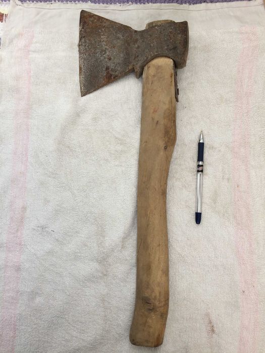 Топор, молоток, ножовка, зубило