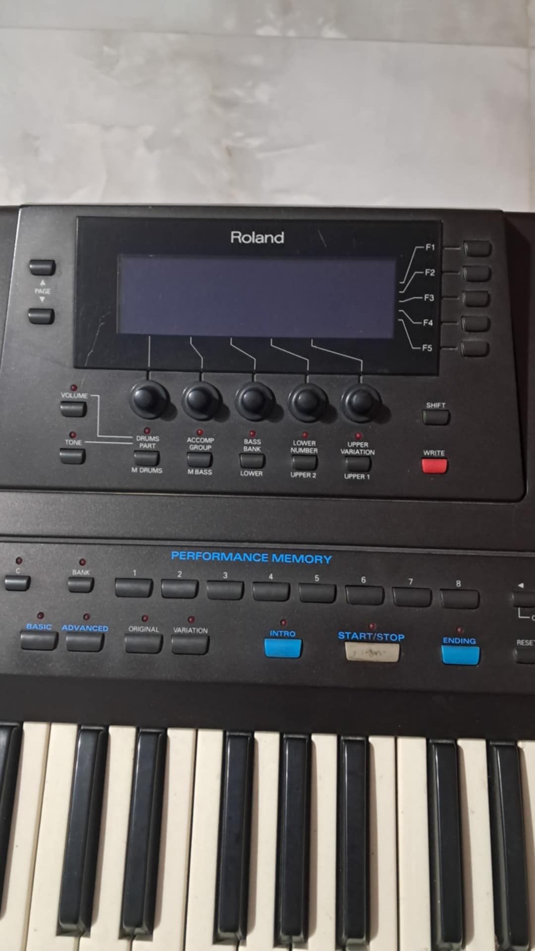 Orga Roland E 96