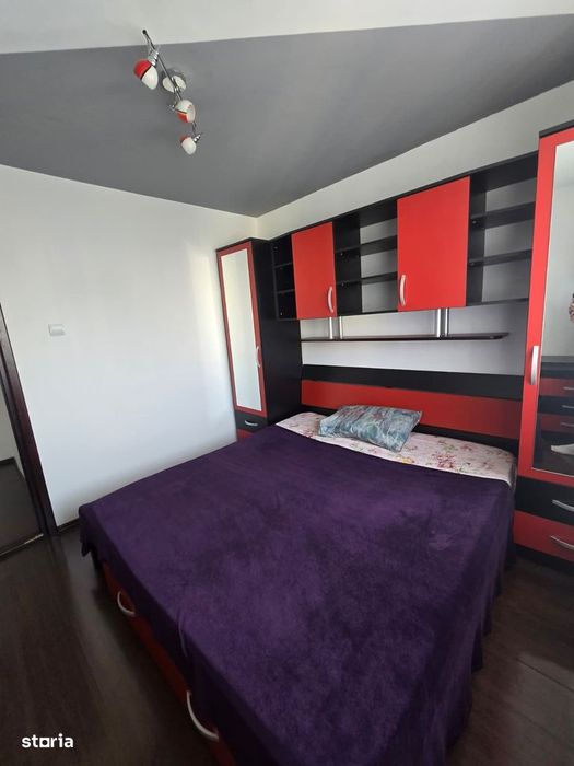 Apartament 3 camere zona Capat 1 , etaj 4 cu sarpanta
