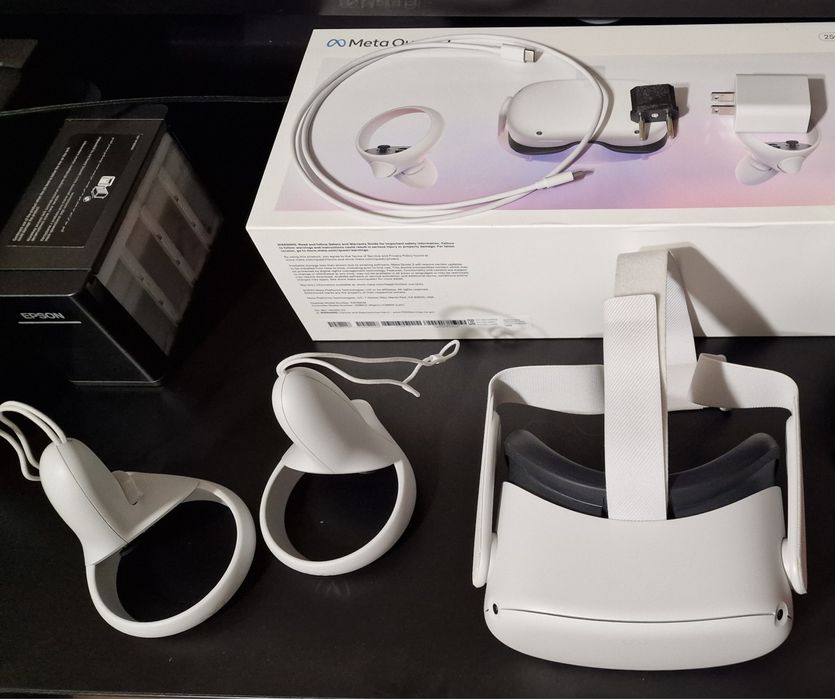 Vând ochelari VR Oculus Quest 2, 256GB