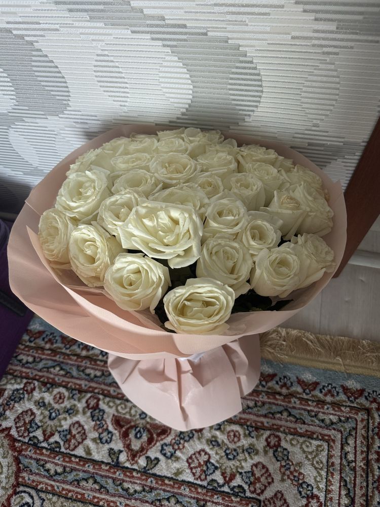 Продается белые розы