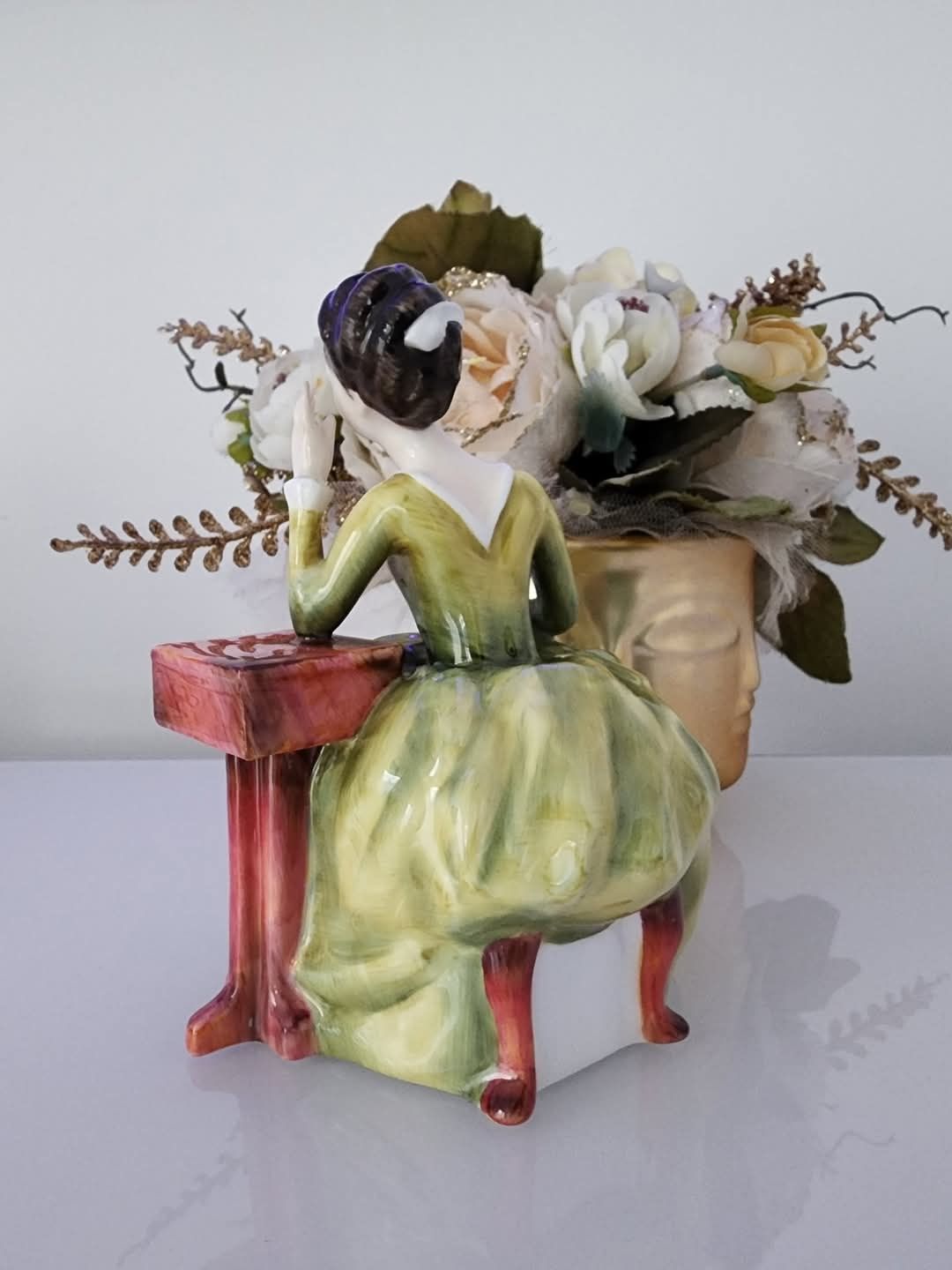 Royal Doulton-порцеланова фигура