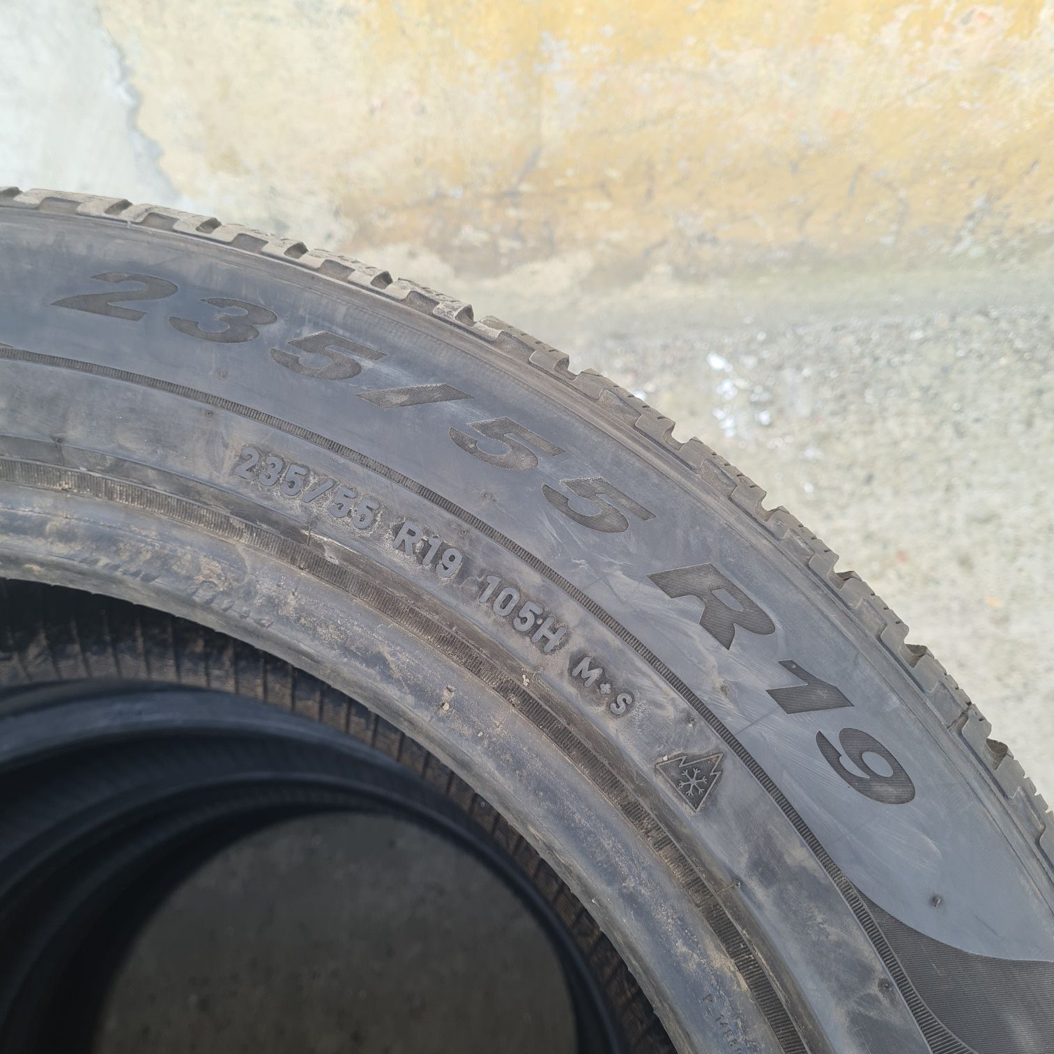 4x 235/55/19 M+S PIRELLI PROFIL 8MM Stare ca noi