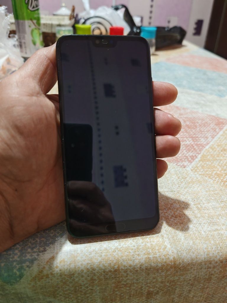 Продаю сотовый телефон HONOR-10 оригинал
