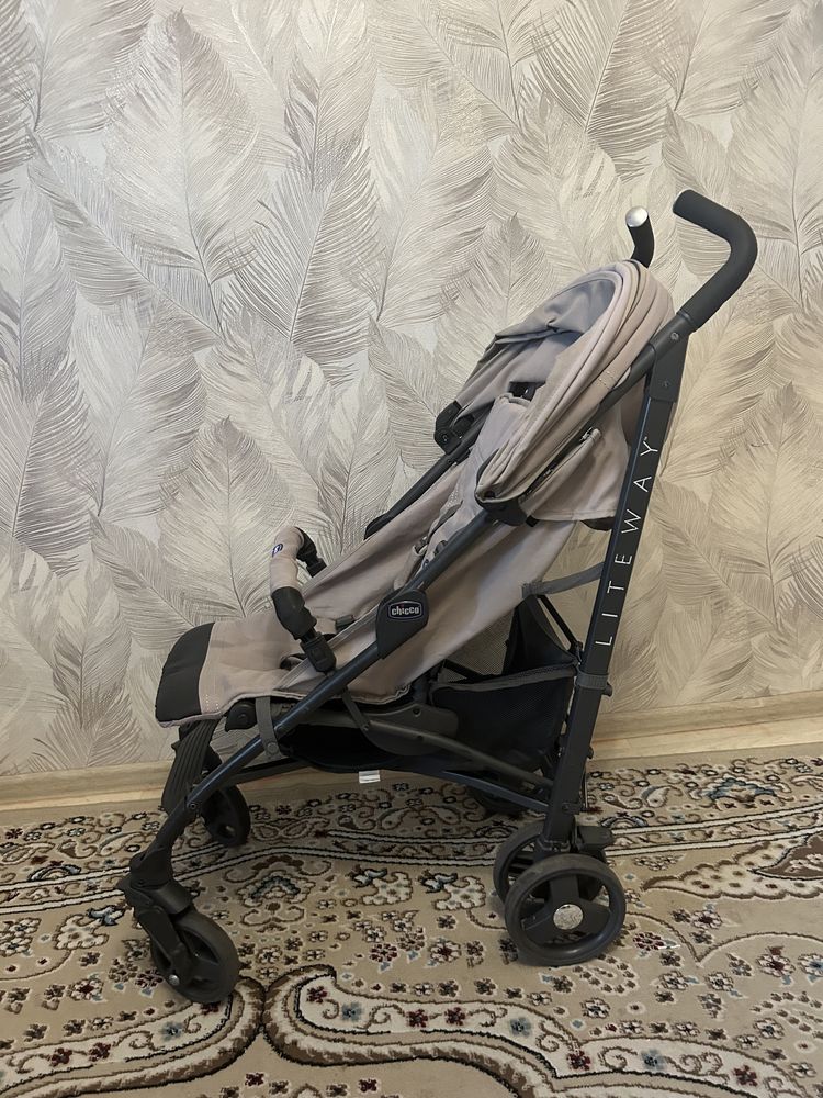 Коляска прогулочная Chicco Lite Way, серая