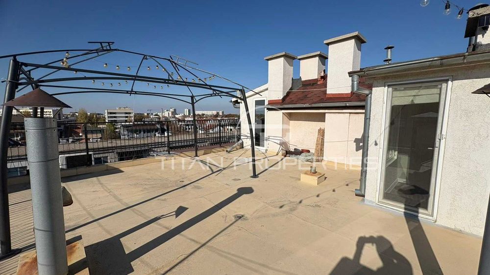 Продава се Тристаен апартамент в Пловдив, Кючук Париж - 230 кв.м за 935 €/кв.м - Снимка #12