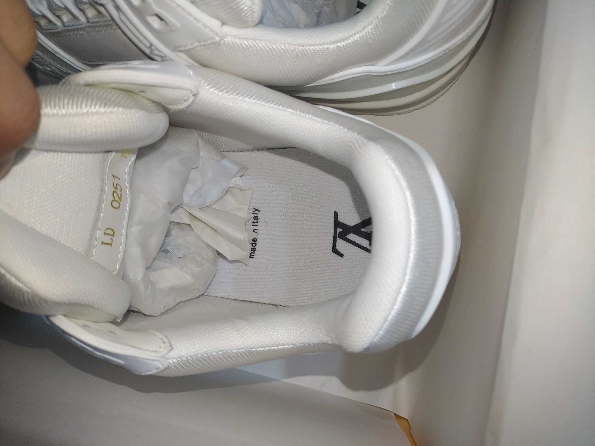 Louis Vuitton Trainers -- White