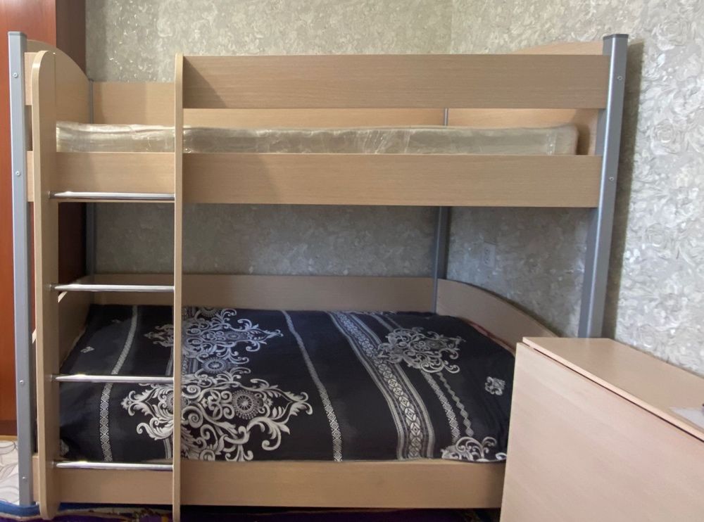 продам шкаф и двухъярусную кровать