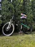 Bicicletă Downhill/DirtJump + Cască RedBull + Ochelari FOX