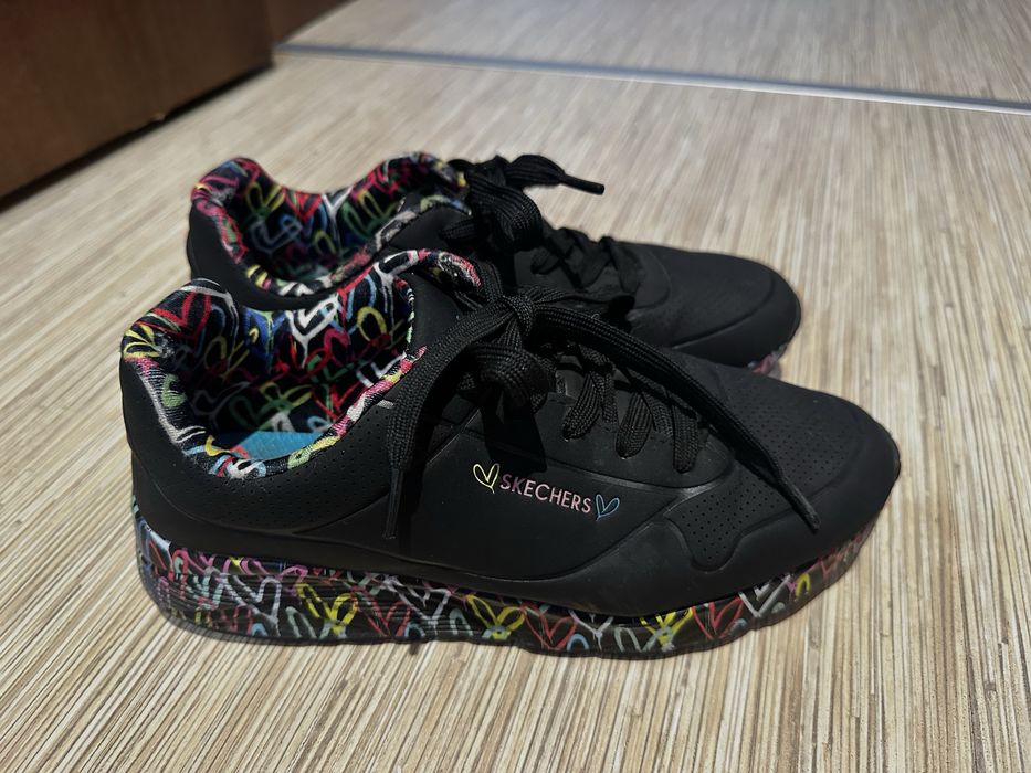 Продавам маратонки Skechers