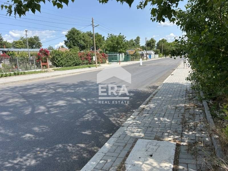 Парцел за жилищно строителство в регулация с проект и строително разре