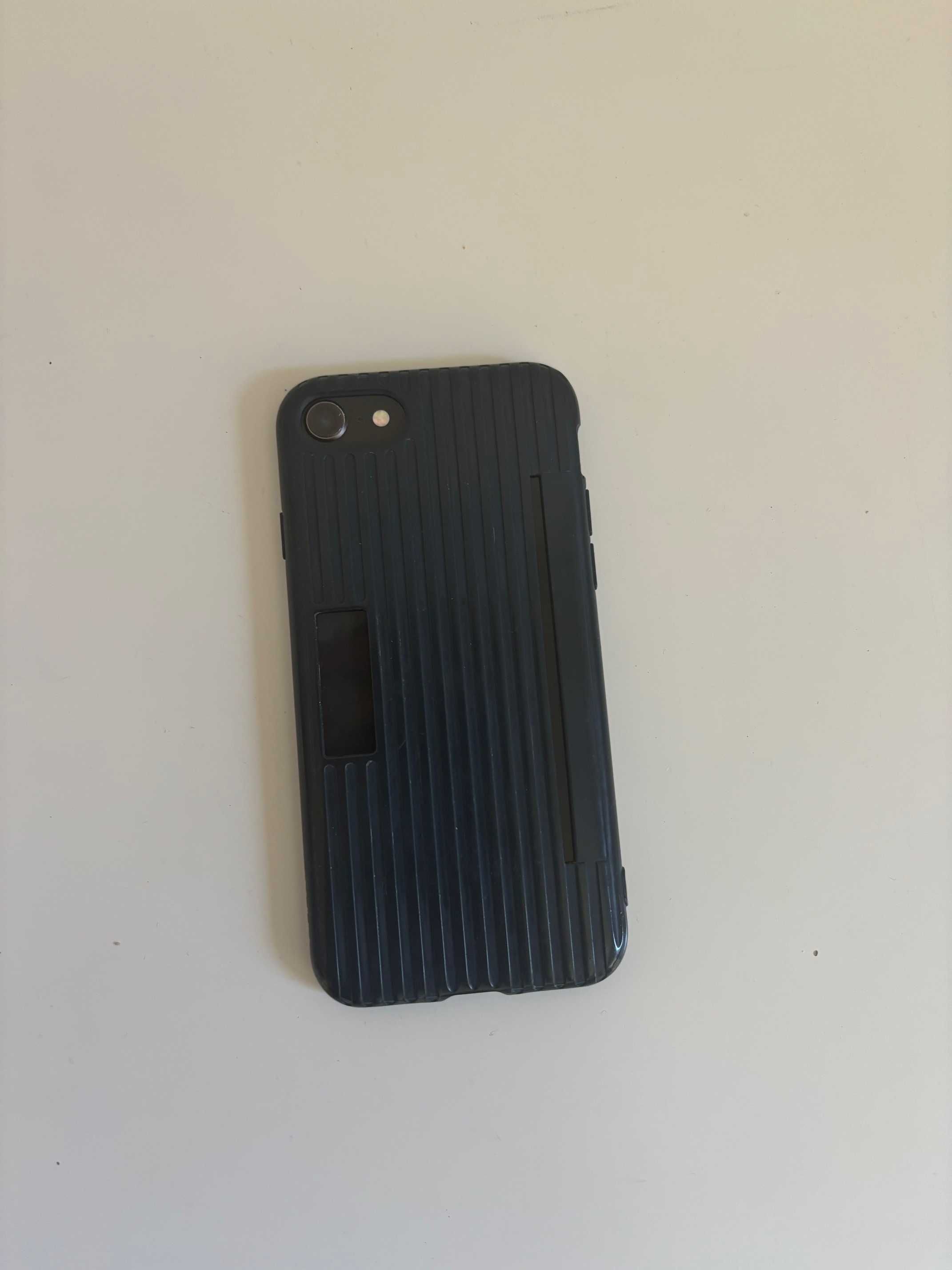 De vanzare Iphone 8, 64GB, stare buna de functionare, husa, folie noua