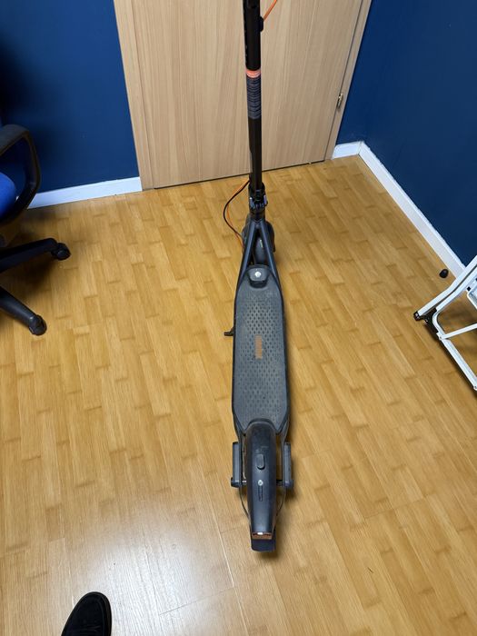 Ninebot Kickscooter F2 Plus