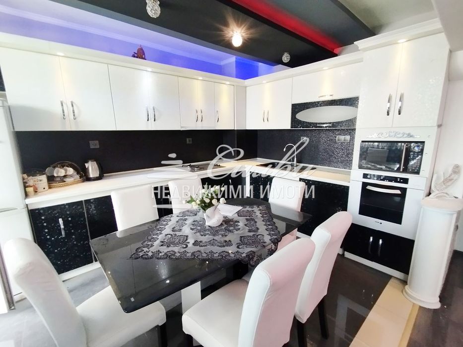 Тристаен ТУХЛЕН апартамент - кв. Пазара