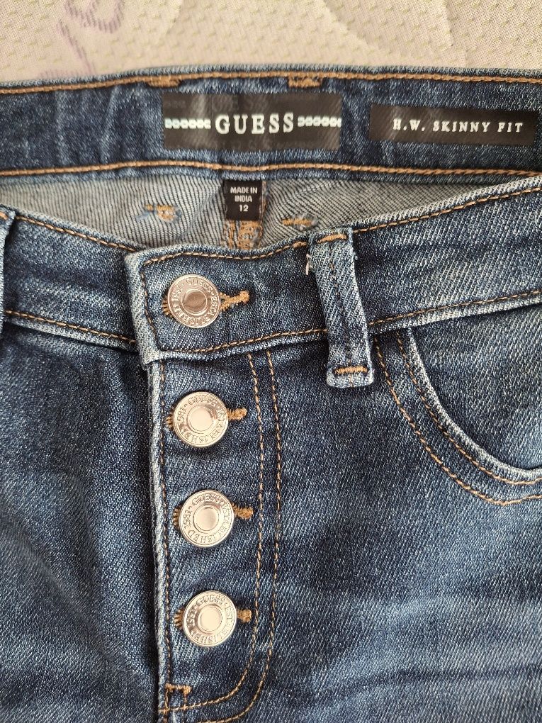 Детски дънки Guess