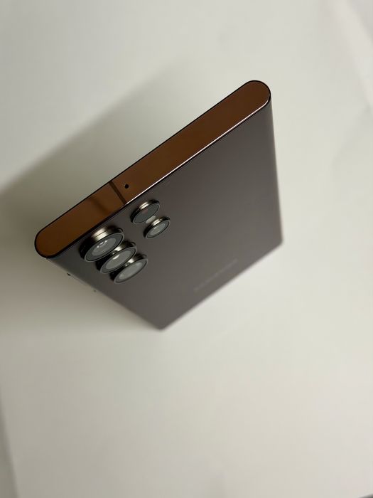 Samsung Galaxy S22 Ultra 256GB / 12GB RAM – Burgundy – Ca nou!