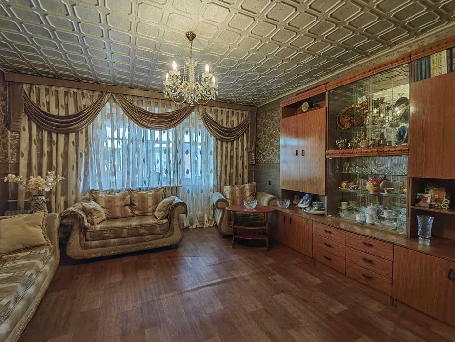 Улучшенная 4-комнатная квартира 77м² Юго-Восток ул. Язева 10