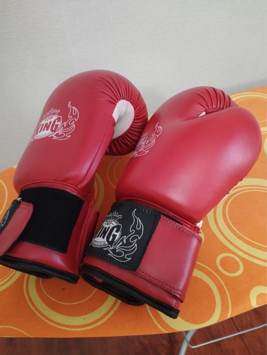 Боксерская перчатка