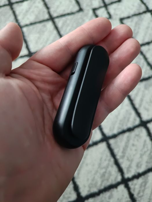 Mini aparat de radio FM cu acumulator incorporat