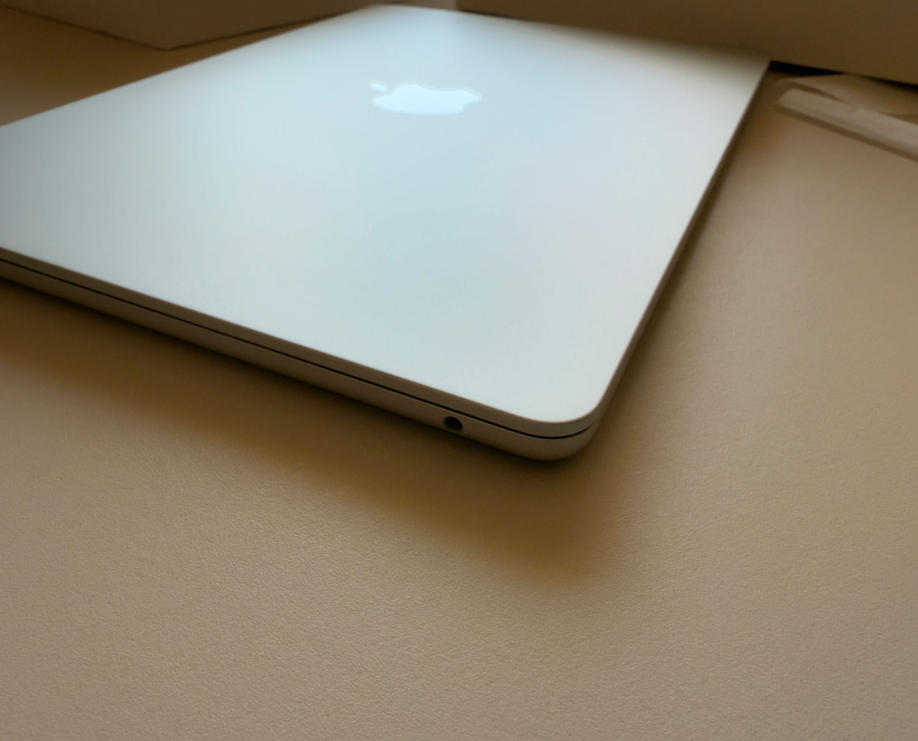 Като НОВ Apple MacBook Air 13" M3 16GB RAM 512GB SSD Silver