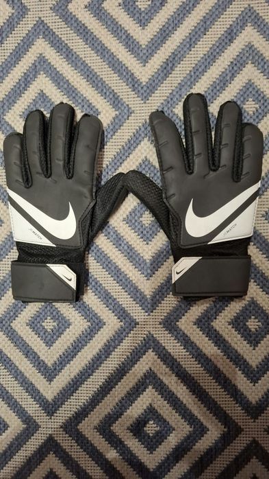 Футбольные перчатки найк