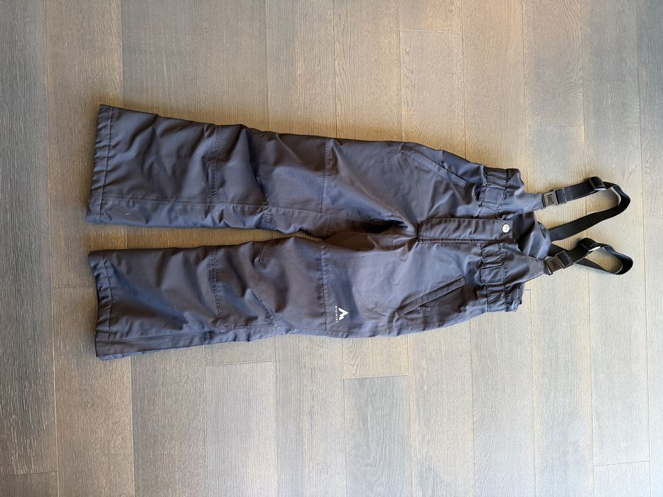 Geci si pantaloni ski