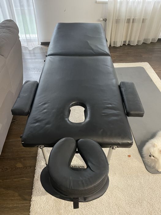 Масажна кушетка