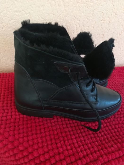 Ghete piele dama nr 37 blana Pesto